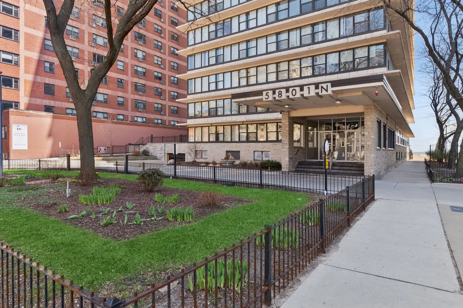 5801 N Sheridan Rd Unit 16C 