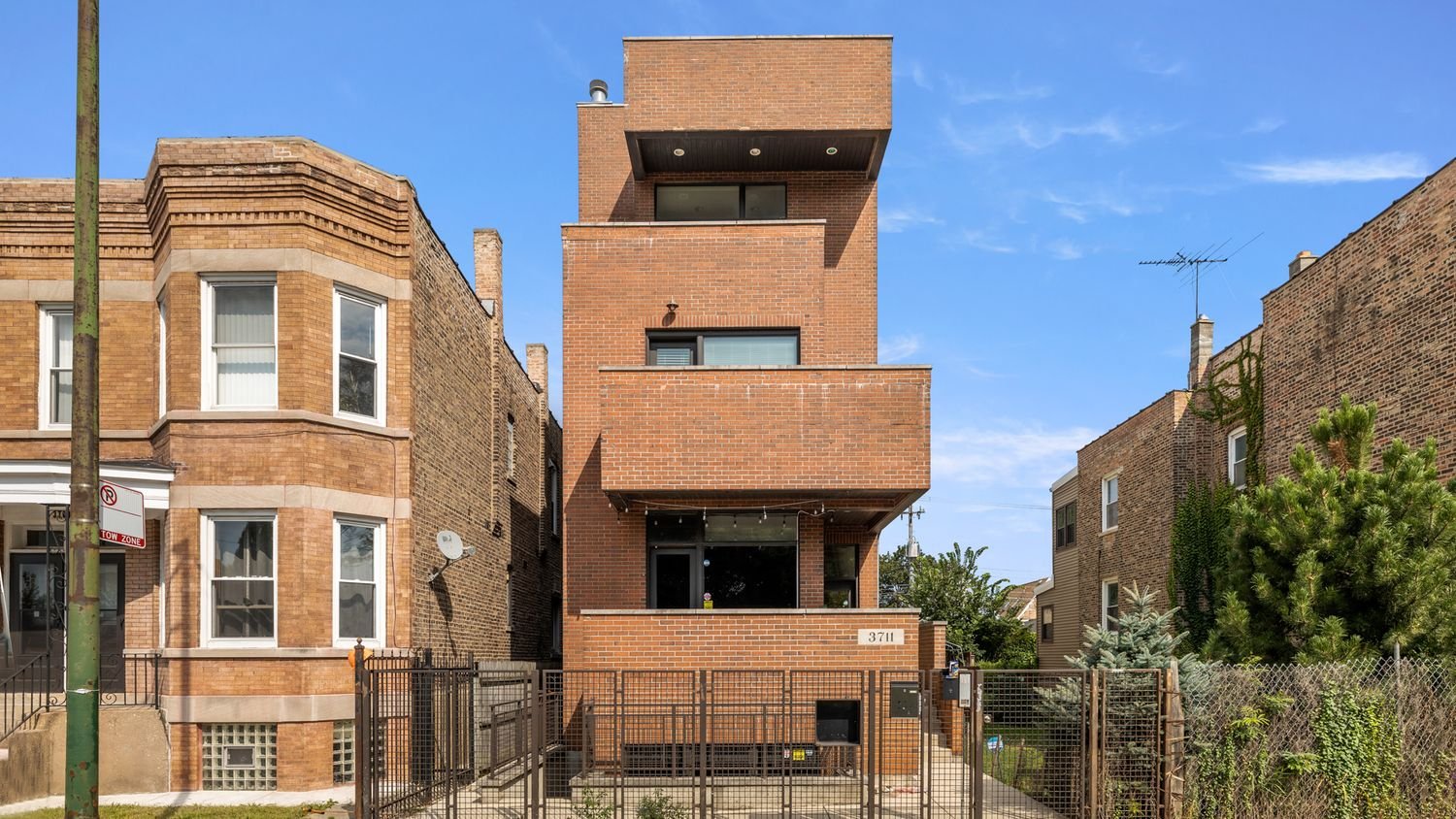 3711 S Damen Ave, Unit 1