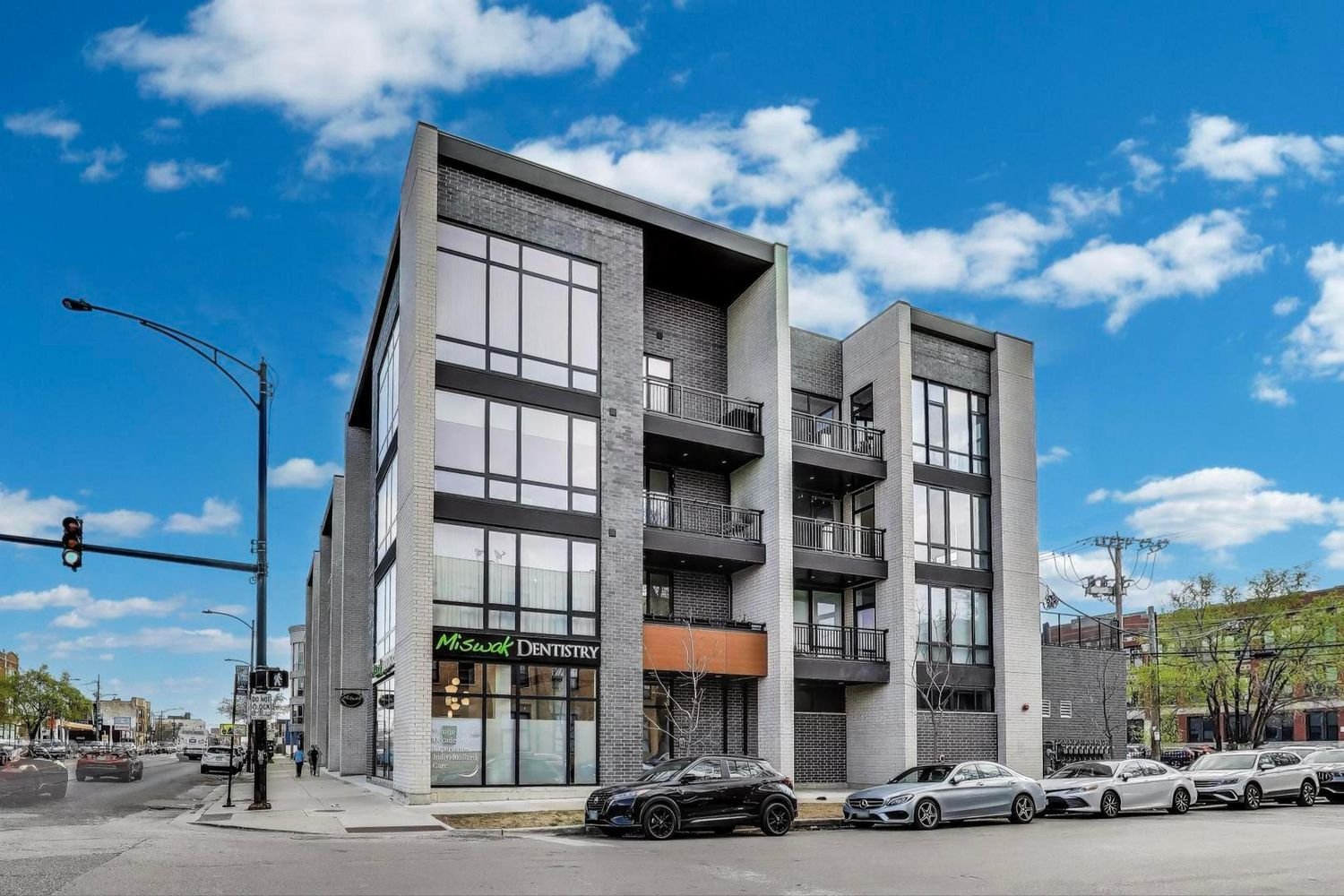 2405 W Iowa St, Unit 405
