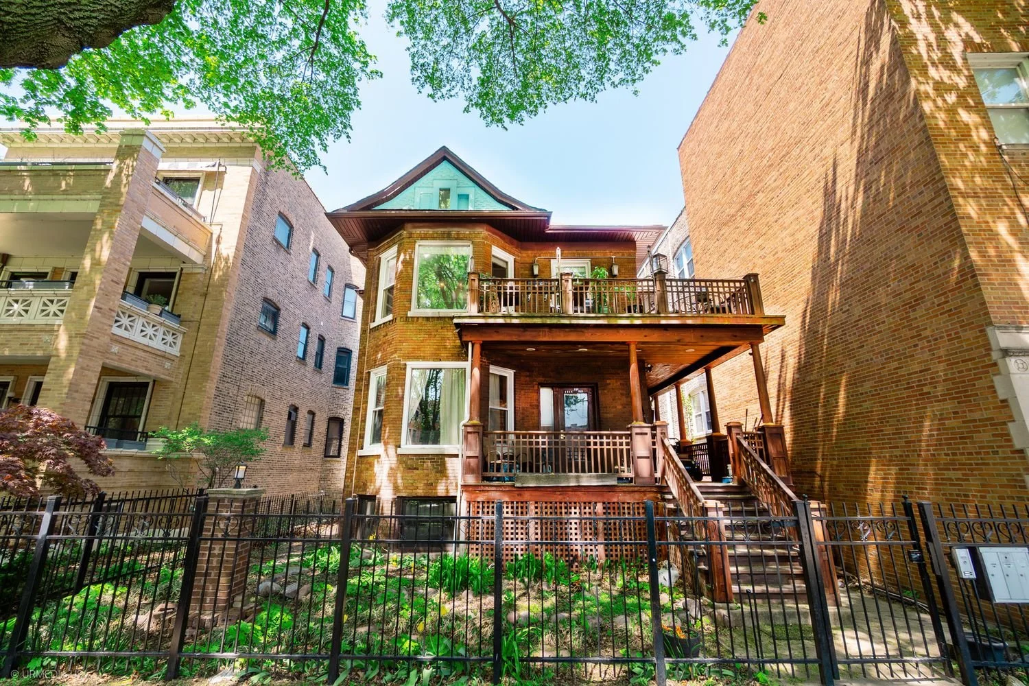 1214 W Granville Ave