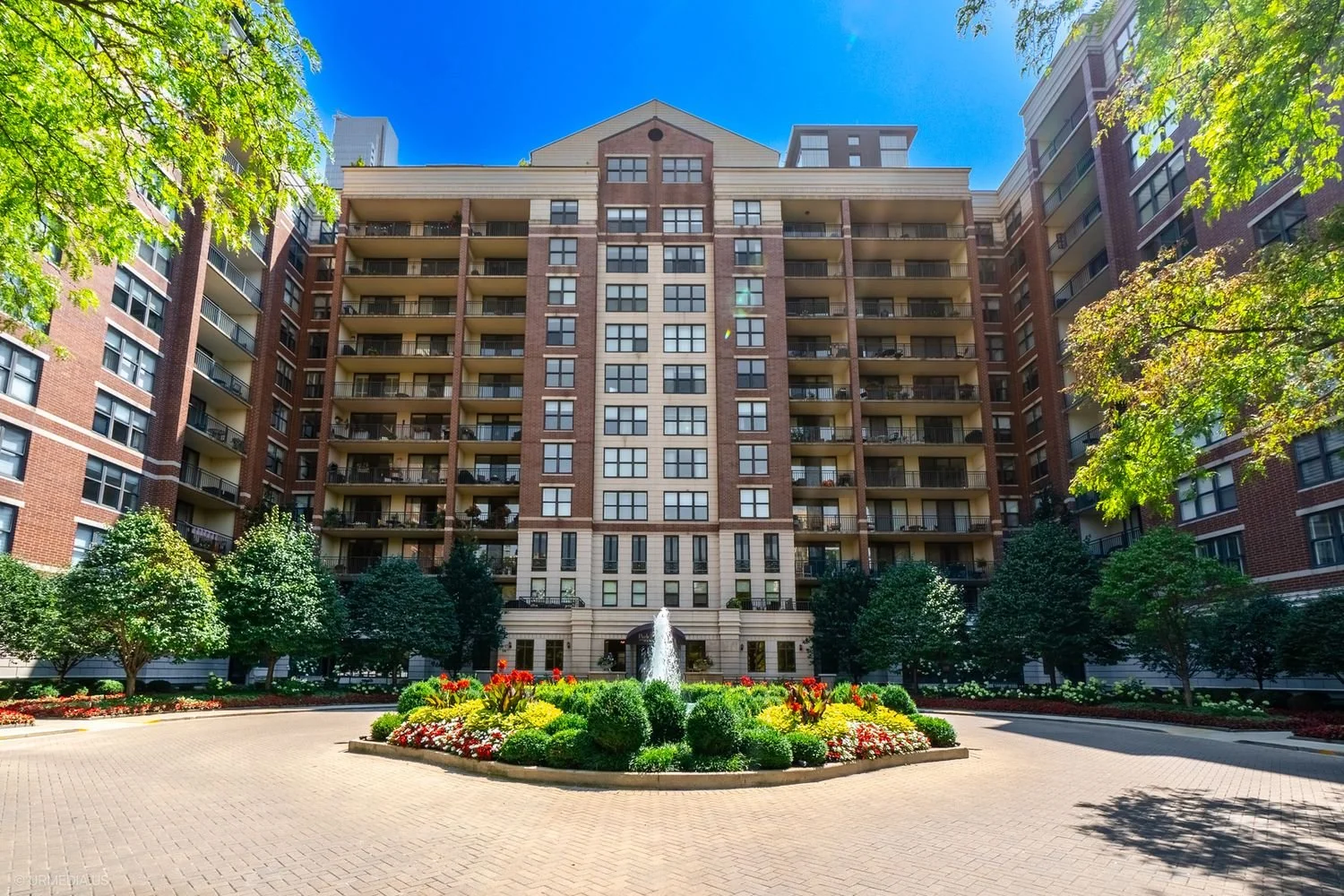 55 W Delaware Pl, Unit 1120
