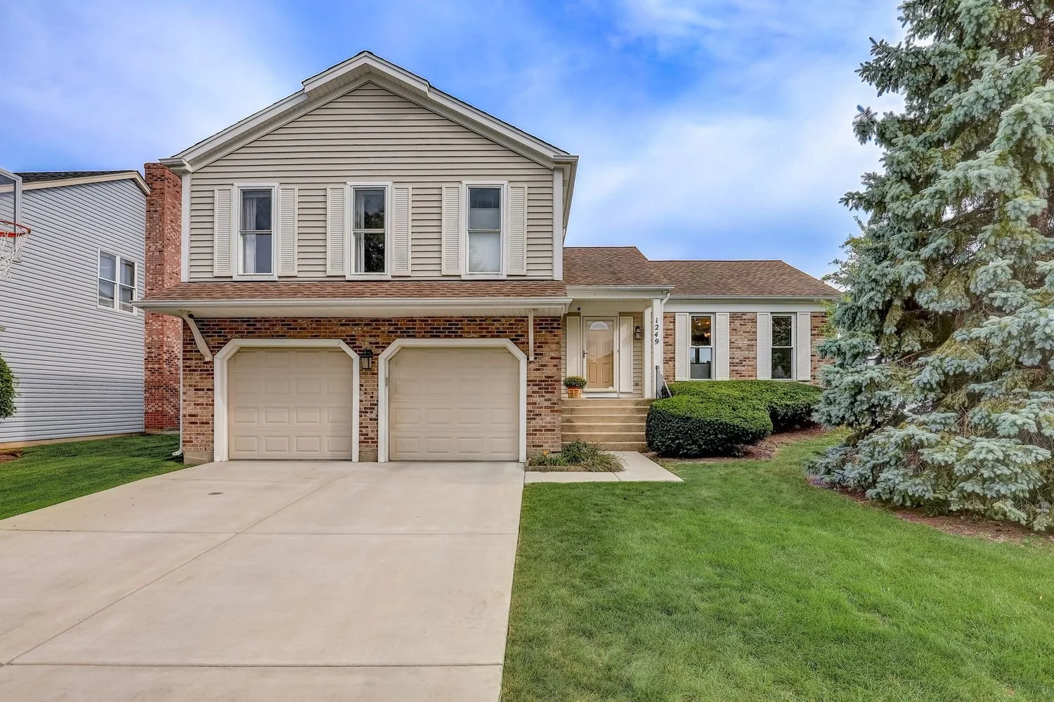 1249 Green Knolls Dr