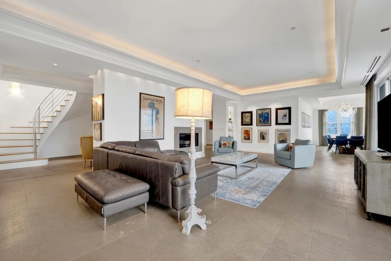 55 W Delaware Pl, Unit 1120