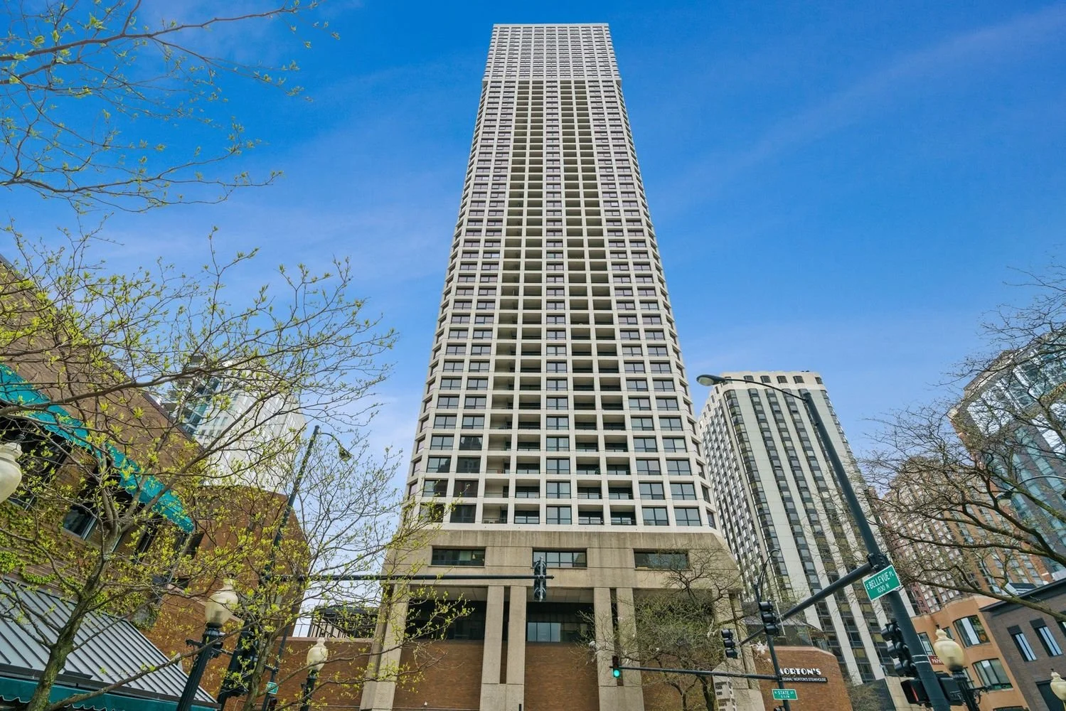 1030 N State St, Unit 5M