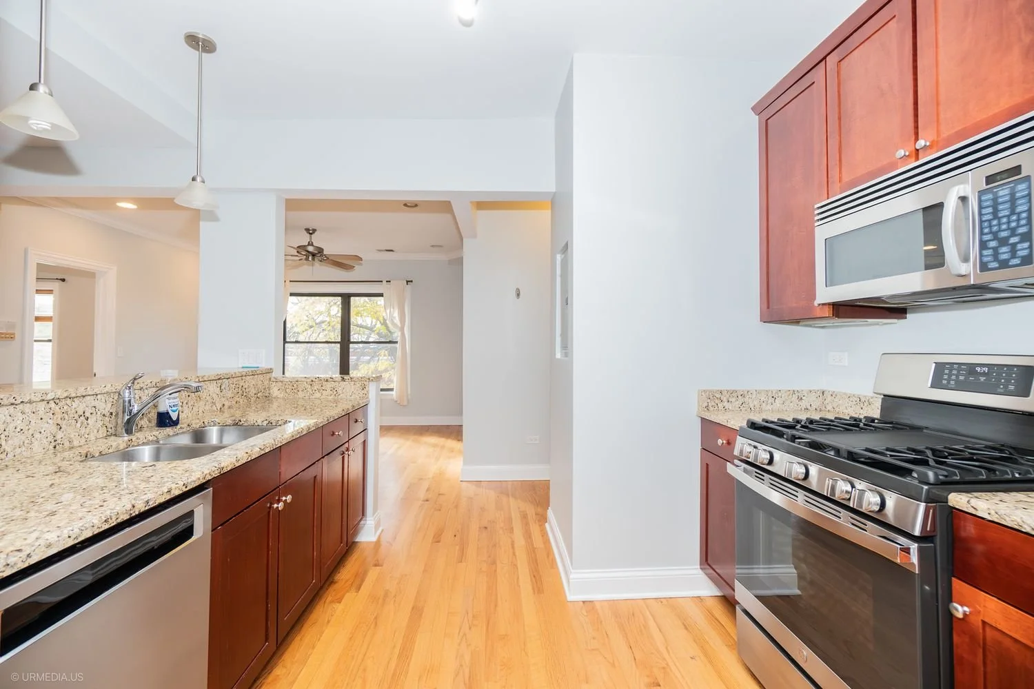 2608 W Leland Ave, #3