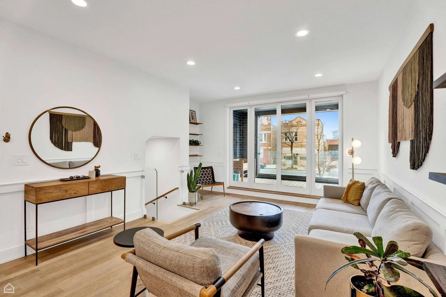 4119 N Western Ave, #1
