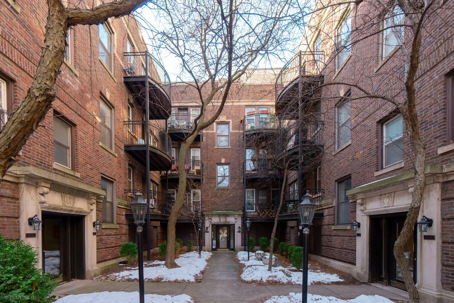 3644 N Pine Grove Ave, Unit 1