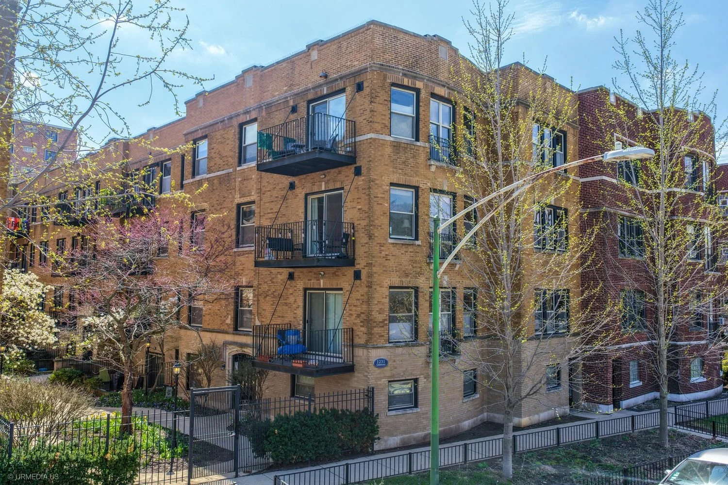 1231 W Greenleaf Ave, Unit 2