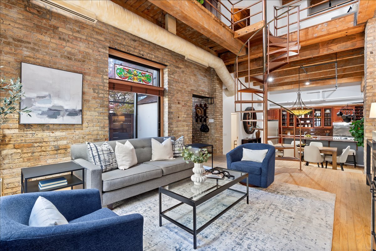 1242 W Fullerton Ave, Unit 1M