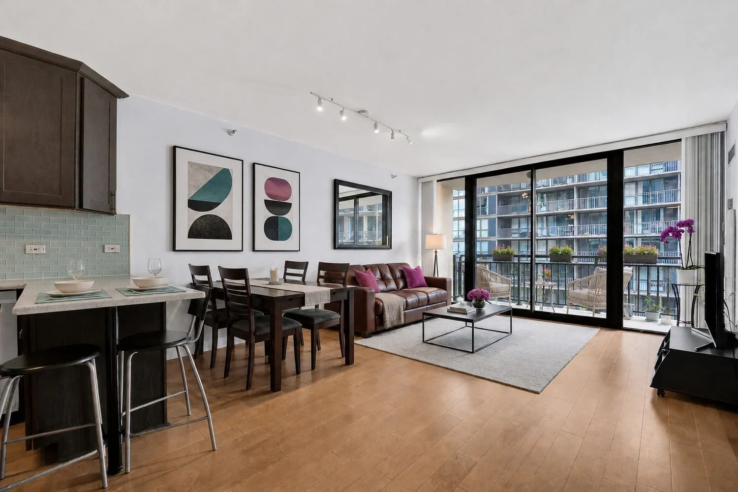 630 N State St, Unit 2305