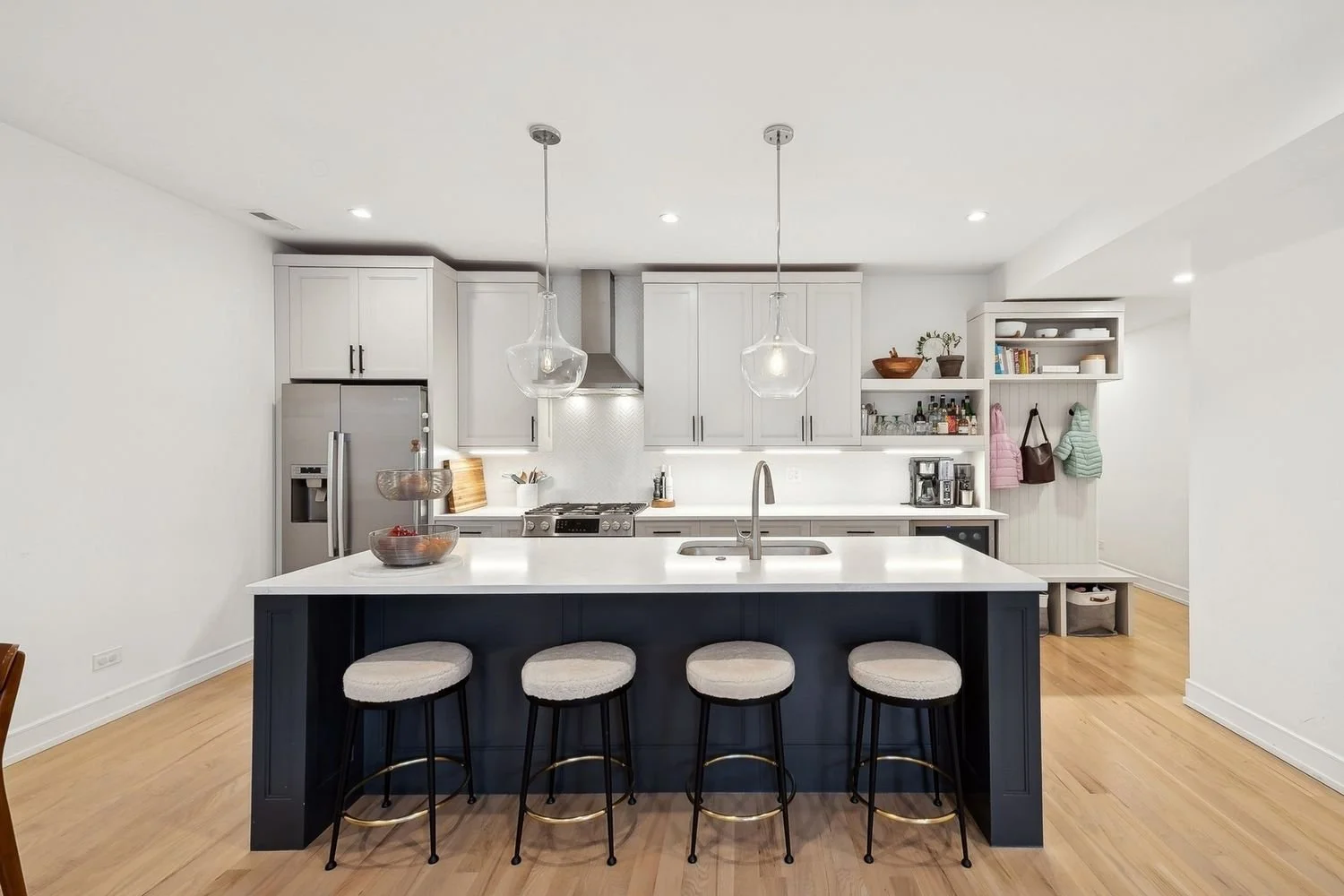 1416 W Foster Ave, Unit 1W