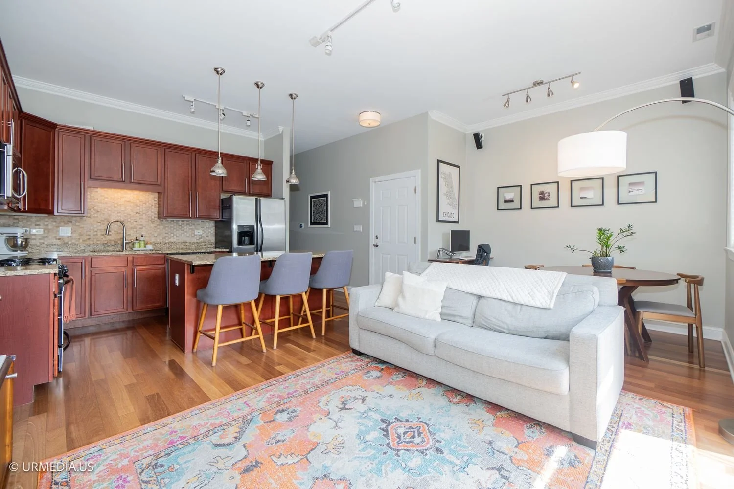 2244 W Roscoe St, Unit 2