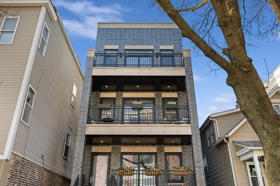 1711 W Roscoe St, Unit 2