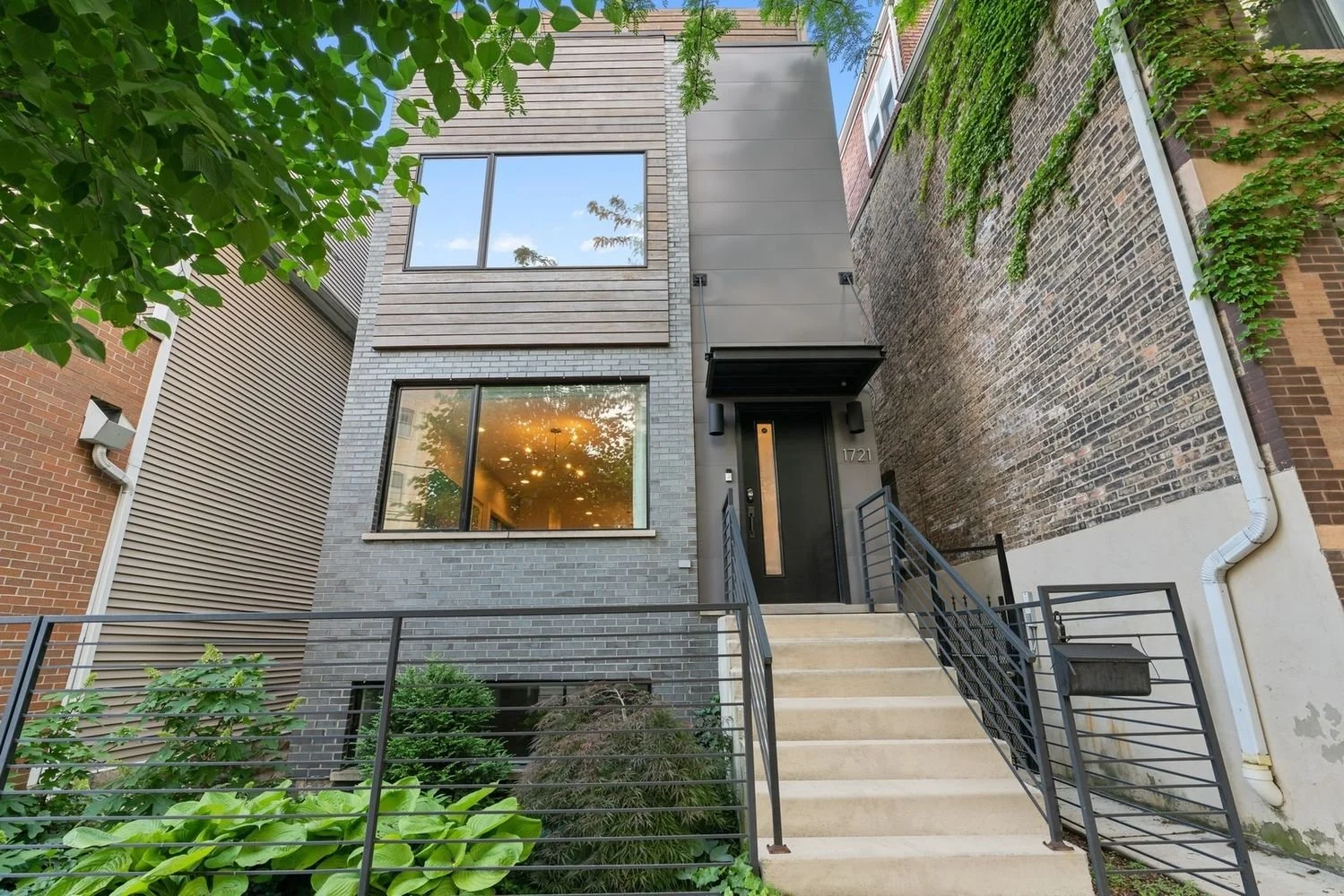1721 W Ellen St