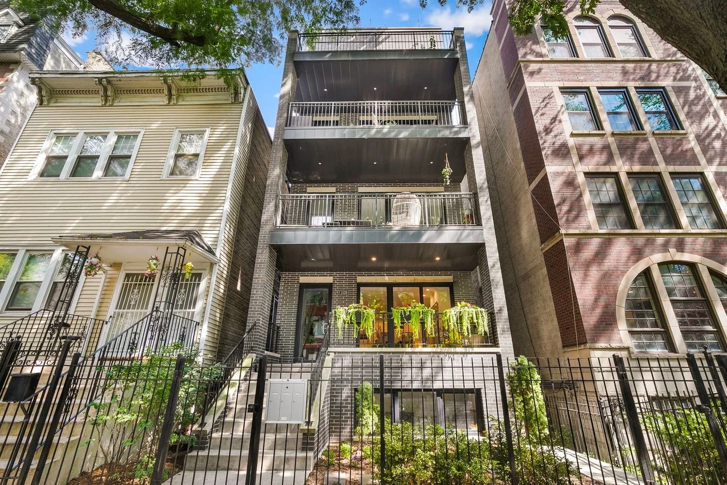 1529 N Hudson Ave, Unit 1