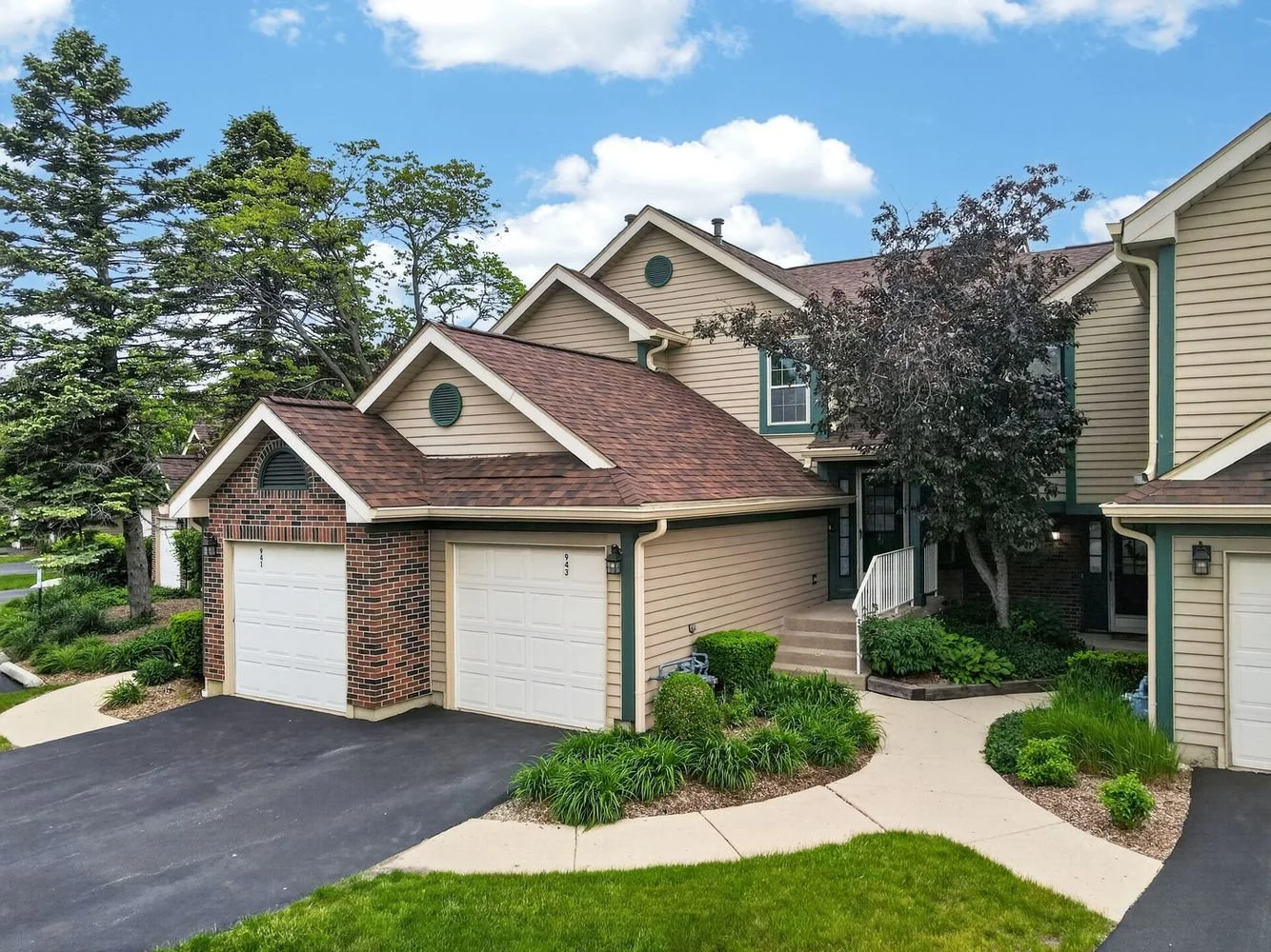 943 Ridgefield Ln, Unit 4