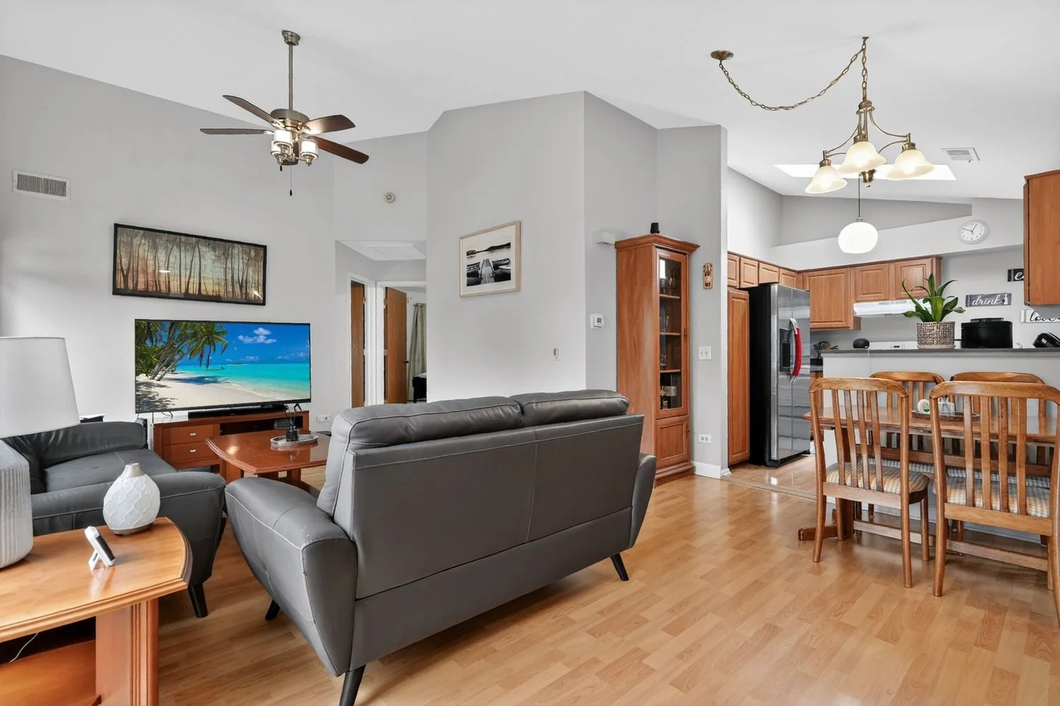 943 Ridgefield Ln, Unit 4