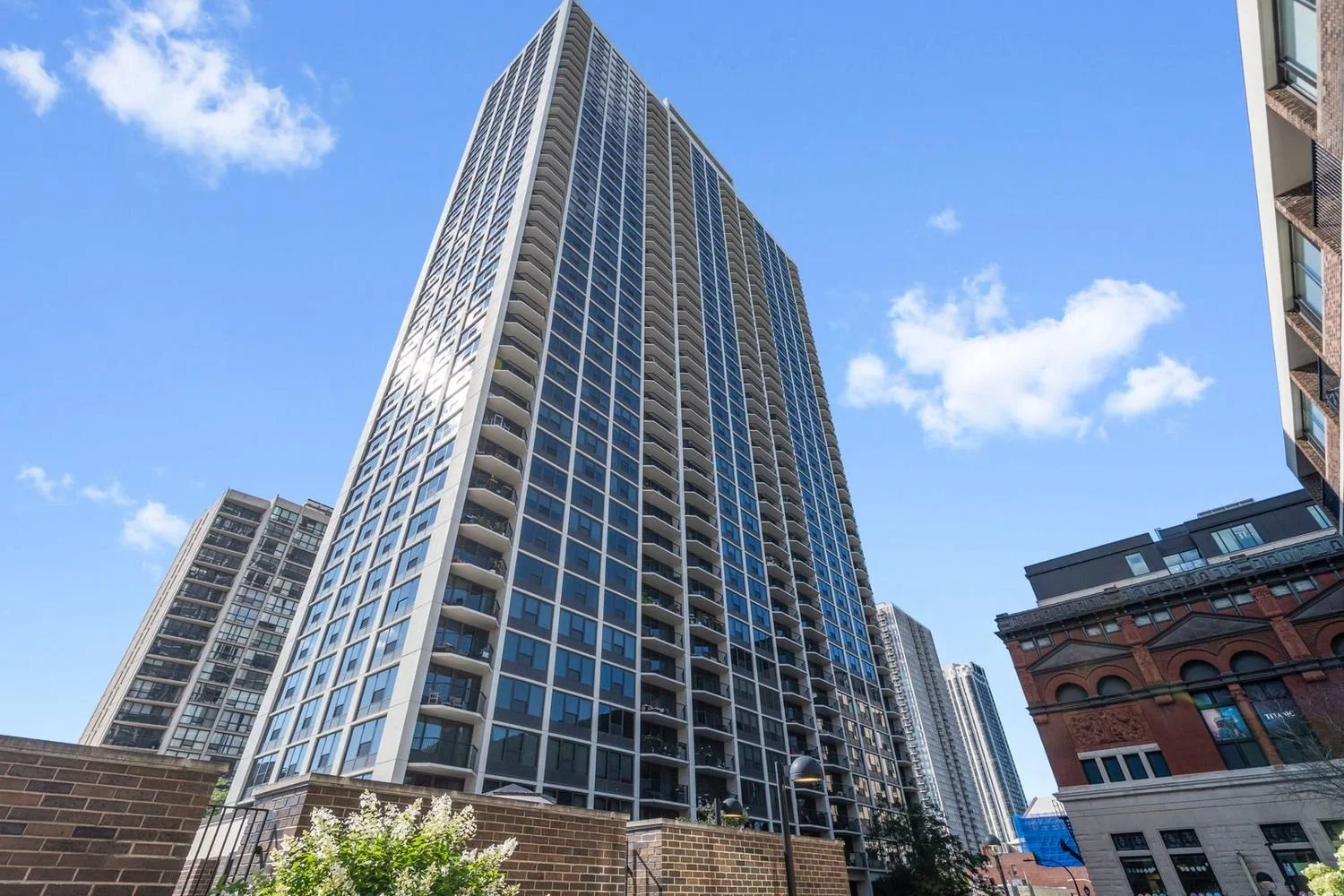 1560 N Sandburg Ter, Unit 360204